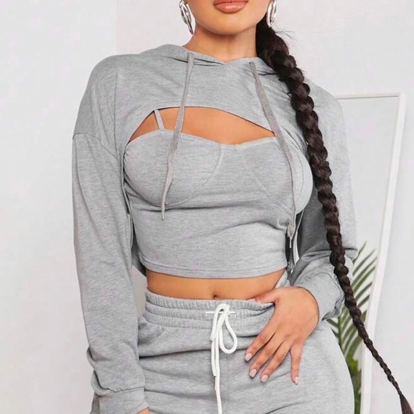 Romwe Light Gray Super Cropped Hoodie Size 6 - Picture 1 of 7